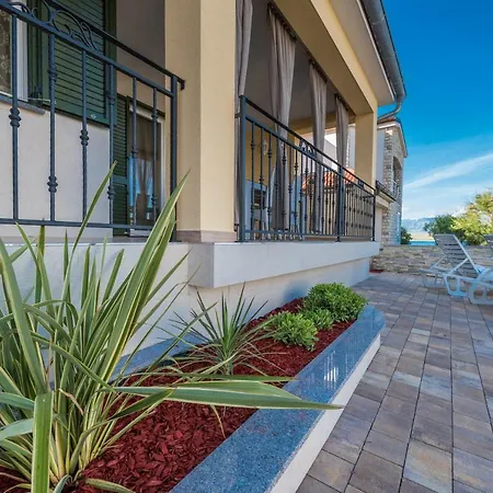 Luxury House 