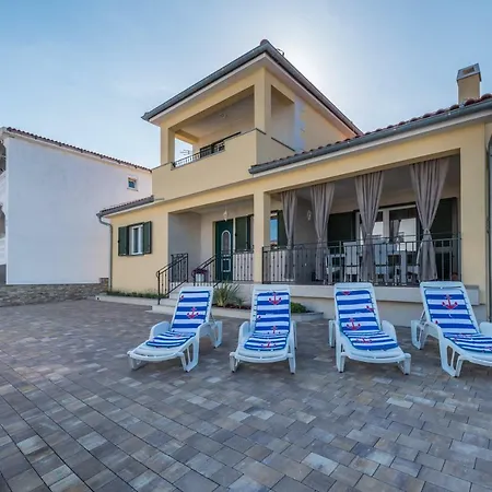 Luxury House 